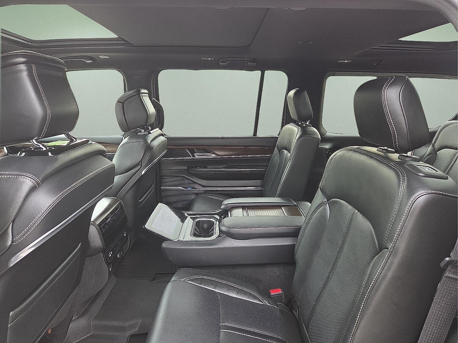2023 Jeep Grand Wagoneer Base