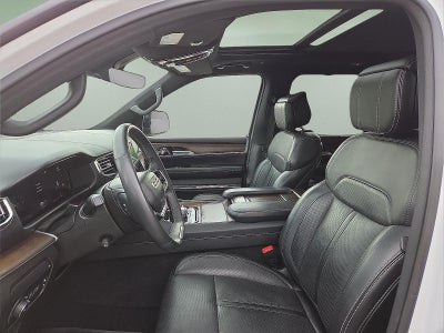 2023 Jeep Grand Wagoneer Base