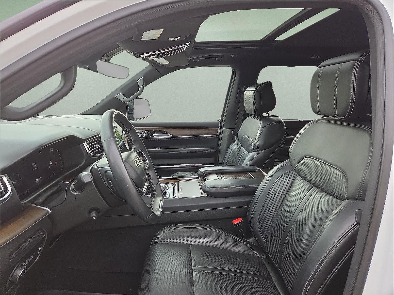 2023 Jeep Grand Wagoneer Base