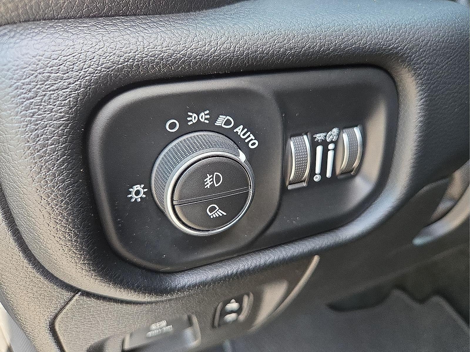 2021 RAM 1500 Laramie Crew Cab 4x4 5'7" Box