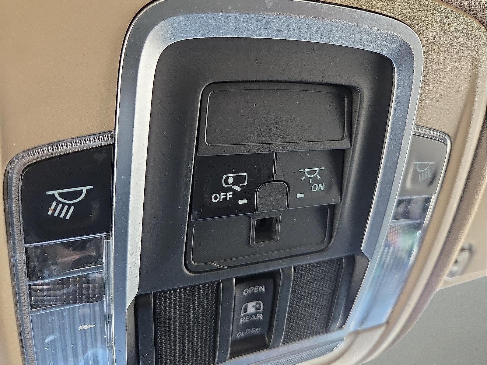 2021 RAM 1500 Laramie Crew Cab 4x4 5'7" Box