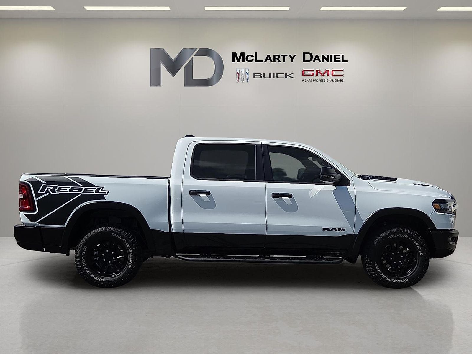 2025 RAM 1500 Rebel Crew Cab 4x4 5'7" Box
