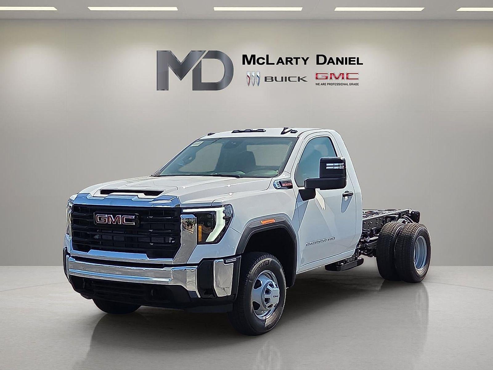 2026 GMC Sierra 3500 HD Chassis Cab Pro