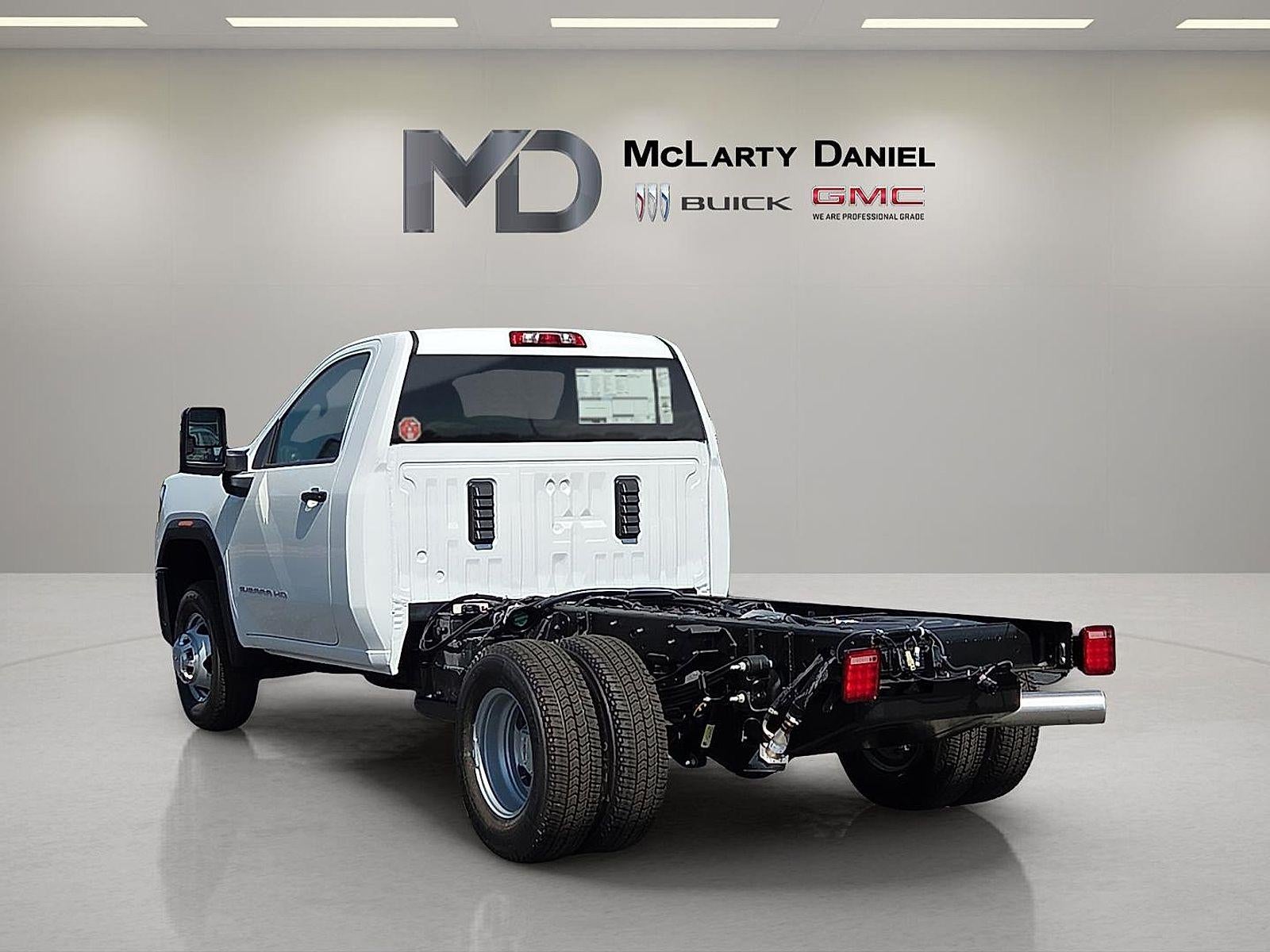 2026 GMC Sierra 3500 HD Chassis Cab Pro