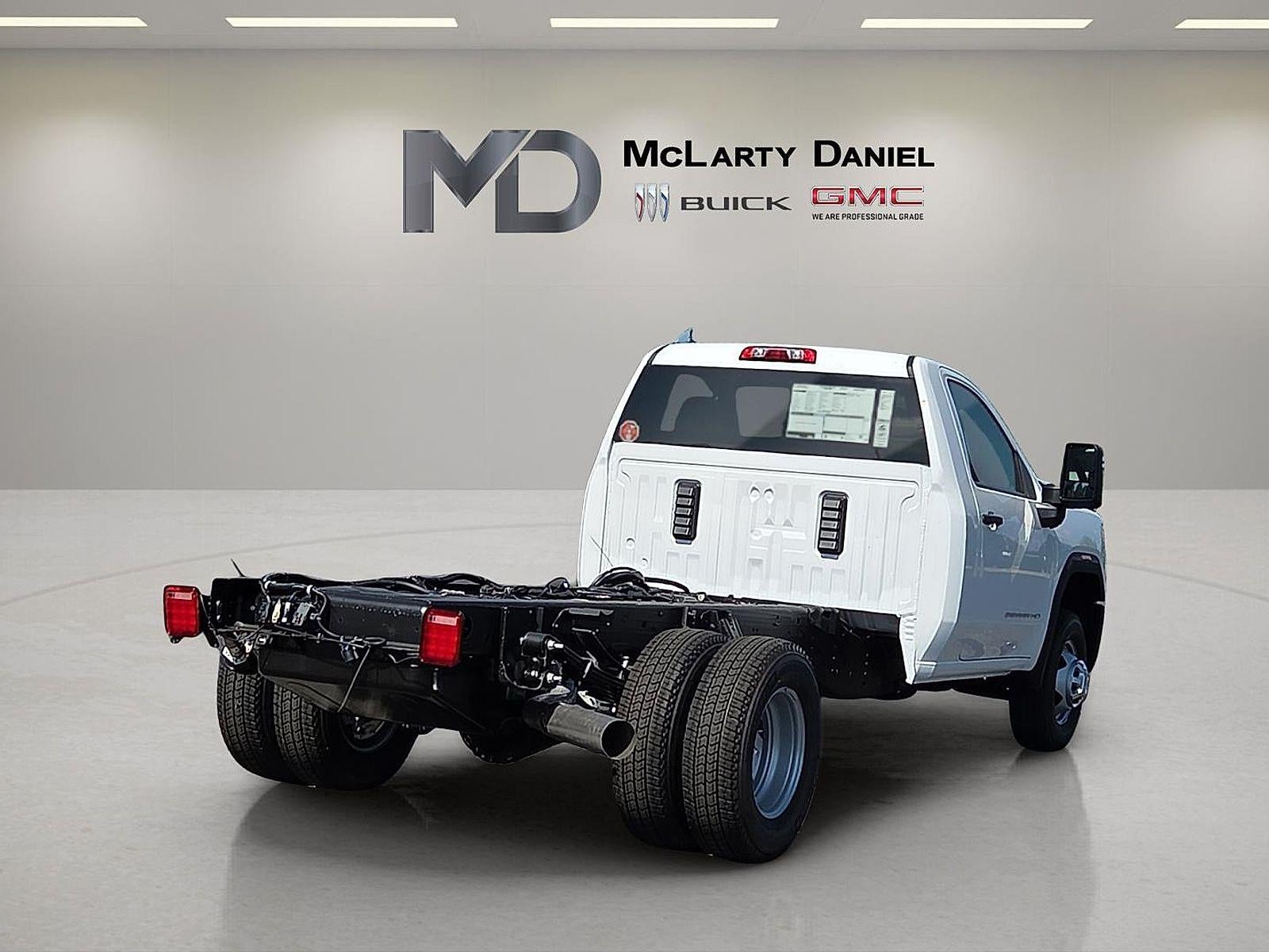 2026 GMC Sierra 3500 HD Chassis Cab Pro