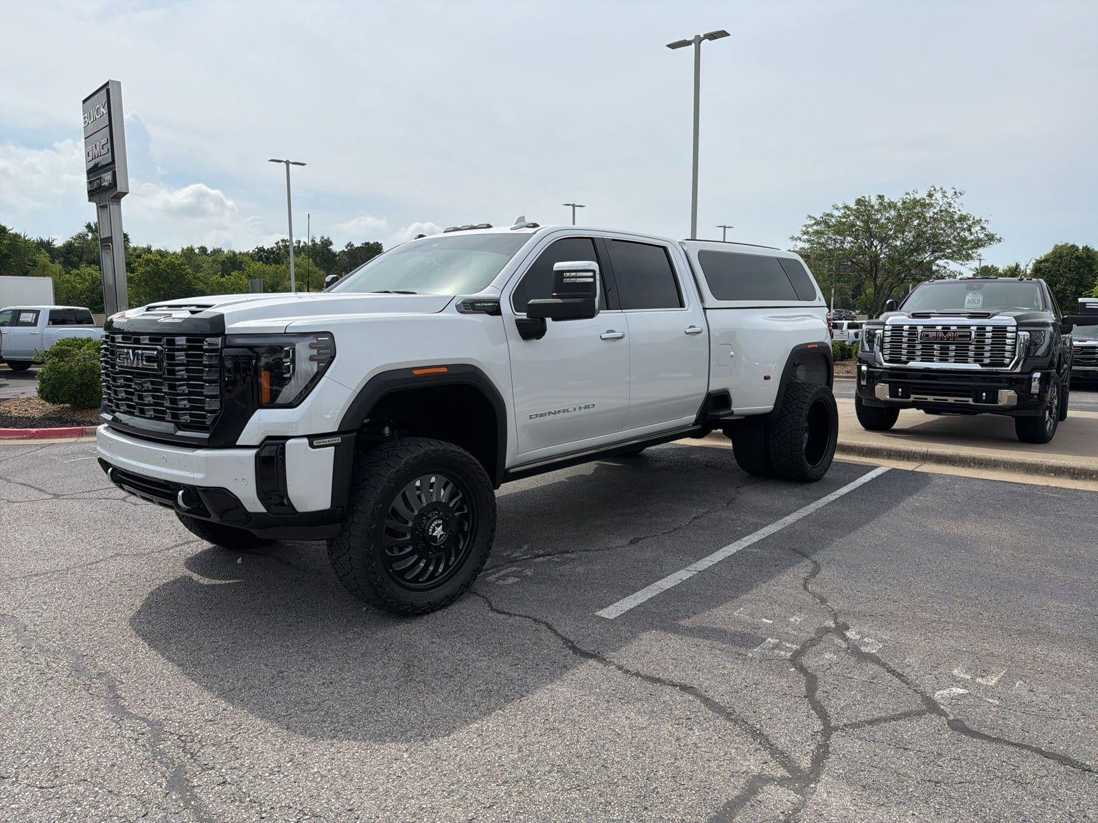 2025 GMC Sierra 3500 HD Denali Ultimate DRW