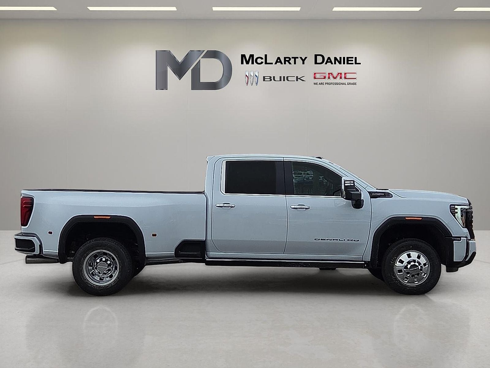 2026 GMC Sierra 3500 HD Denali Ultimate DRW