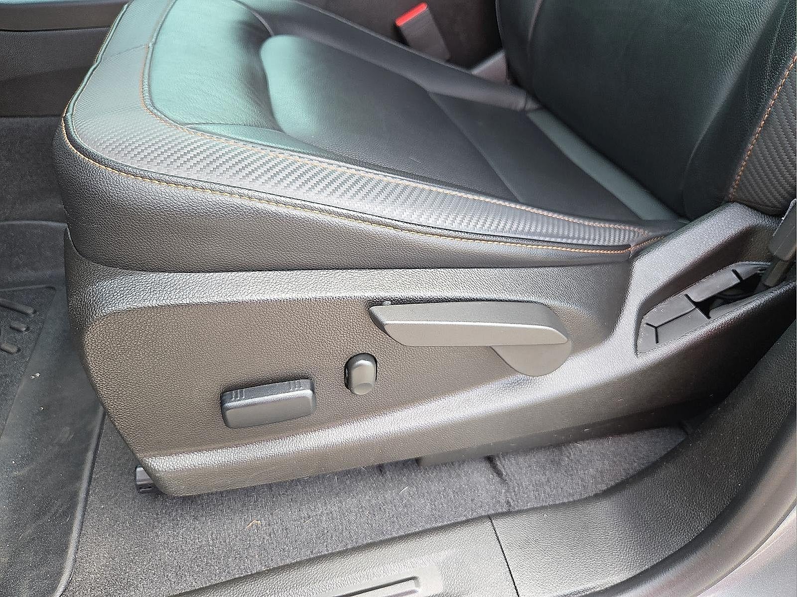 2022 GMC Canyon AT4 - Leather