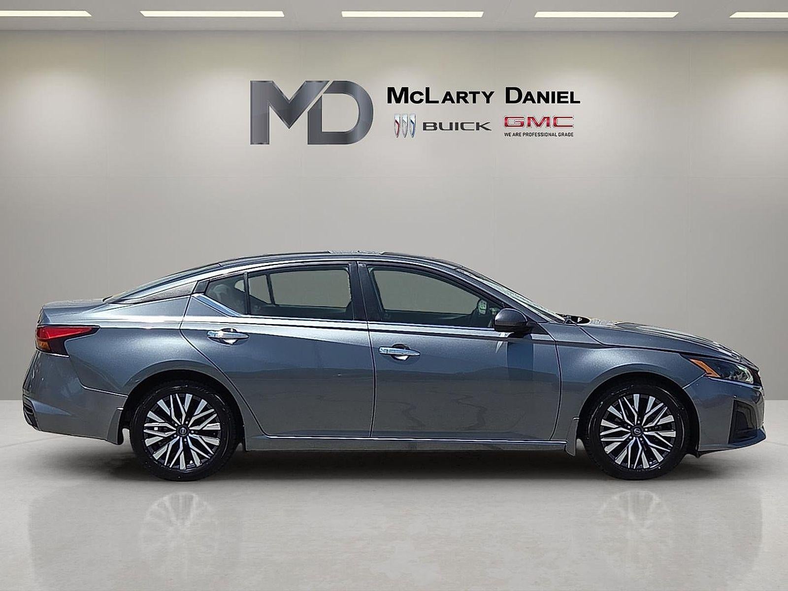 2023 Nissan Altima SV FWD