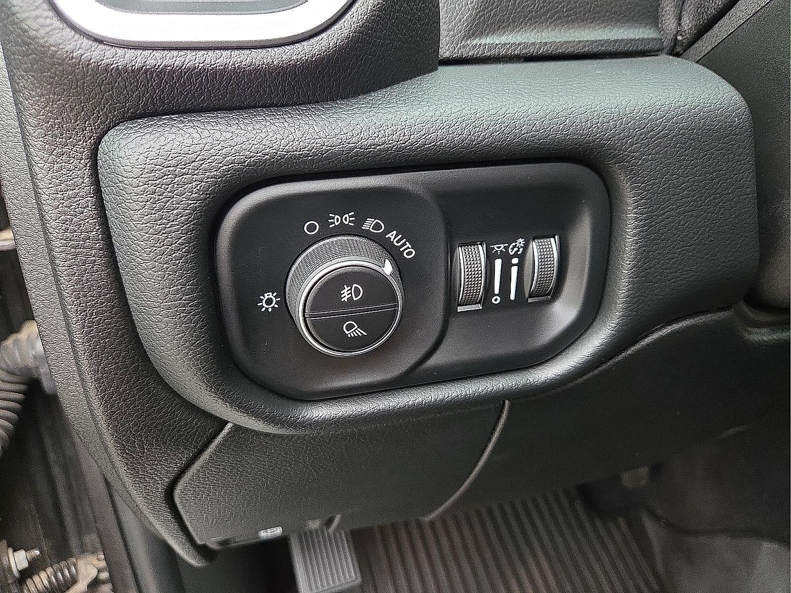 2020 RAM 2500 Big Horn Crew Cab 4x4 6'4" Box