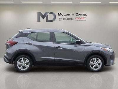 2023 Nissan Kicks S Xtronic CVT
