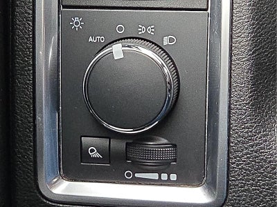 2023 RAM 1500 Classic SLT Crew Cab 4x2 5'7" Box