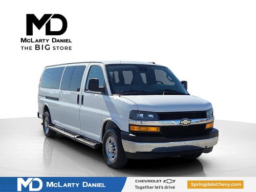 2023 Chevrolet Express Passenger 3500 1LT