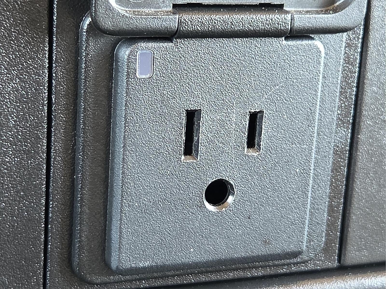 2023 Chevrolet Express Passenger 3500 1LT