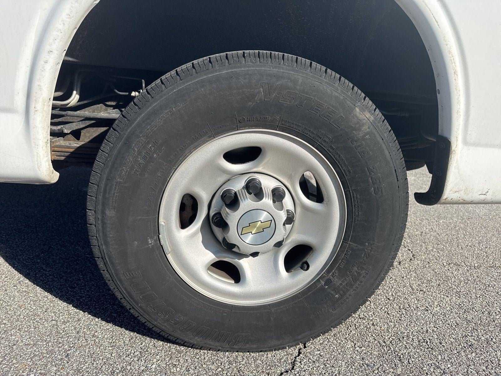 2023 Chevrolet Express Passenger 3500 1LT