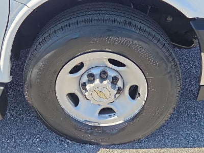 2023 Chevrolet Express Passenger 3500 1LT