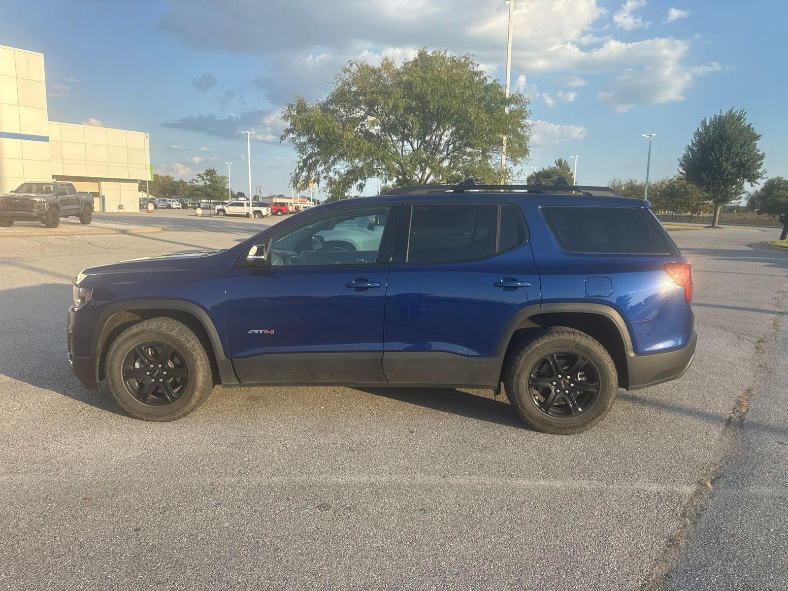 2023 GMC Acadia AT4