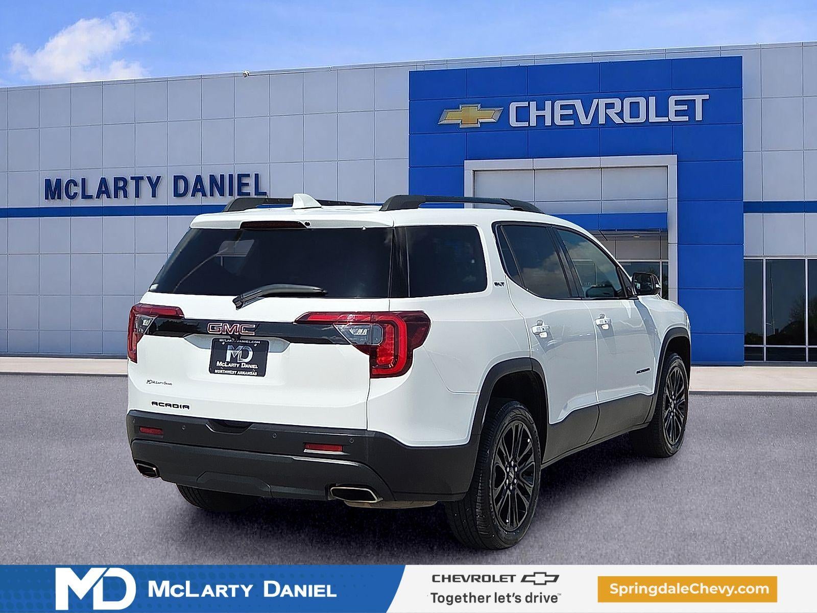 2023 GMC Acadia SLT