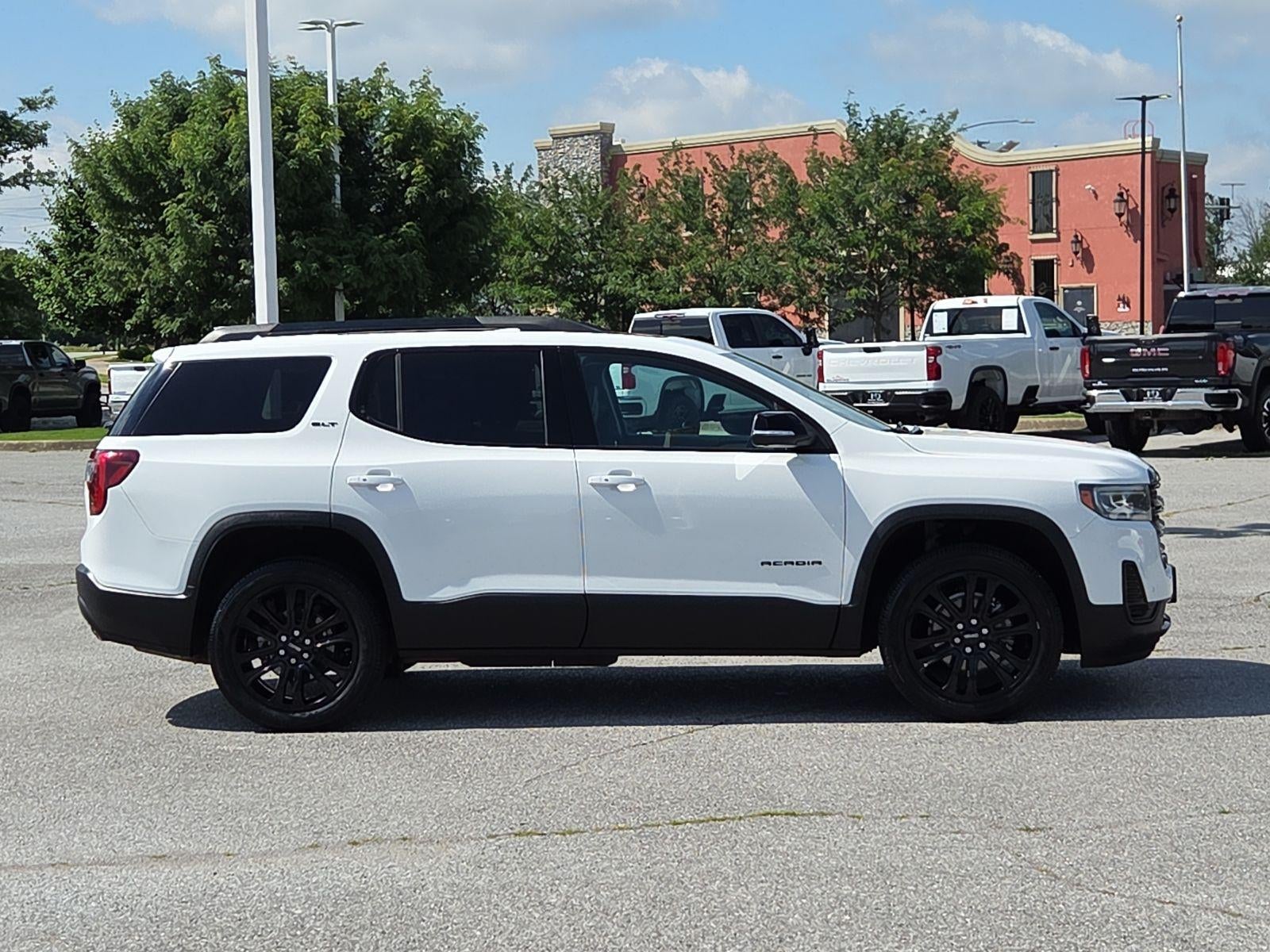 2023 GMC Acadia SLT