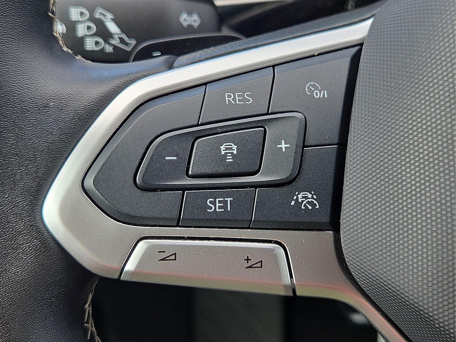 2025 Volkswagen Atlas Cross Sport 2.0T SE w/Technology