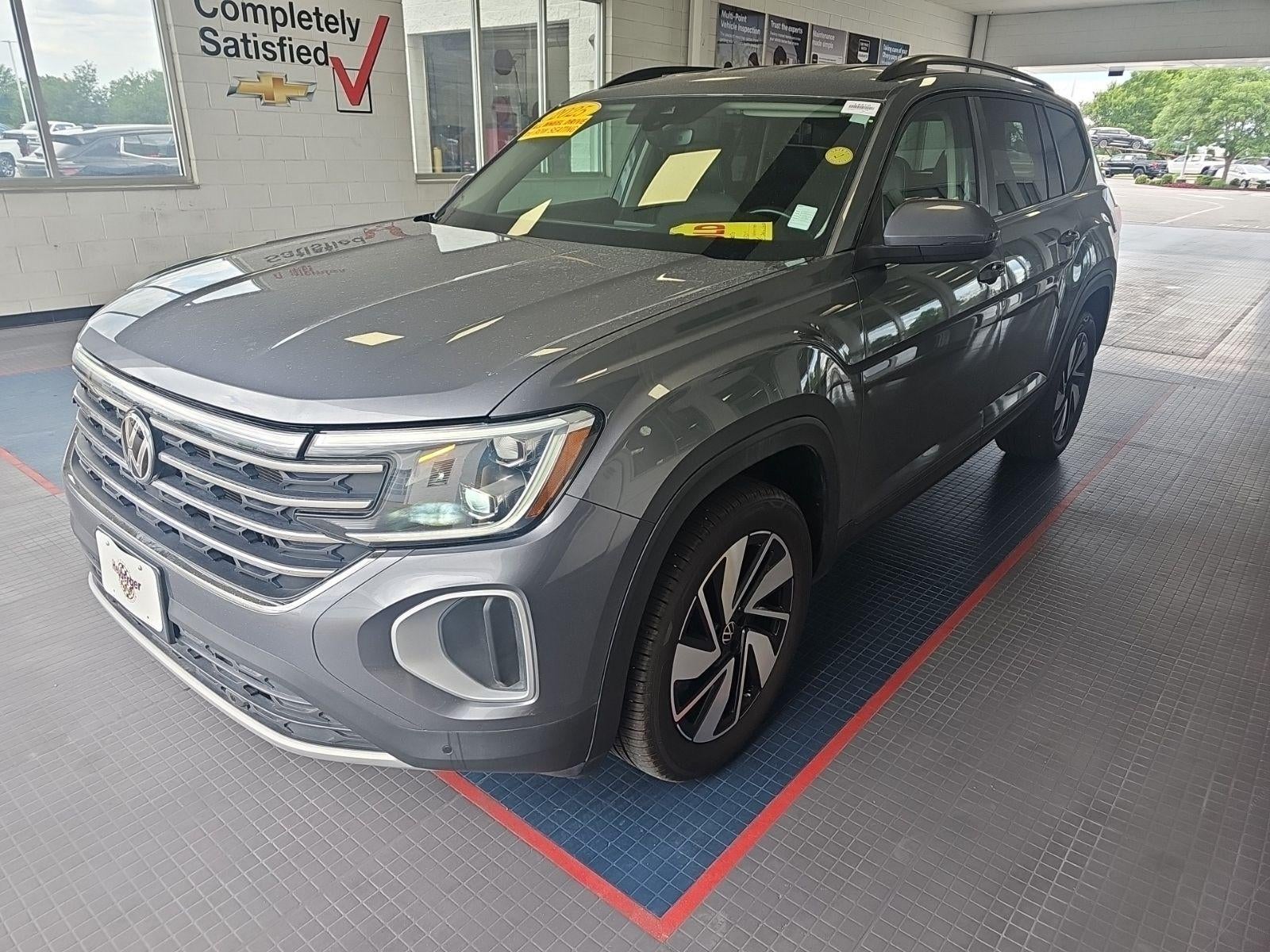 2025 Volkswagen Atlas 2.0T SE w/Technology