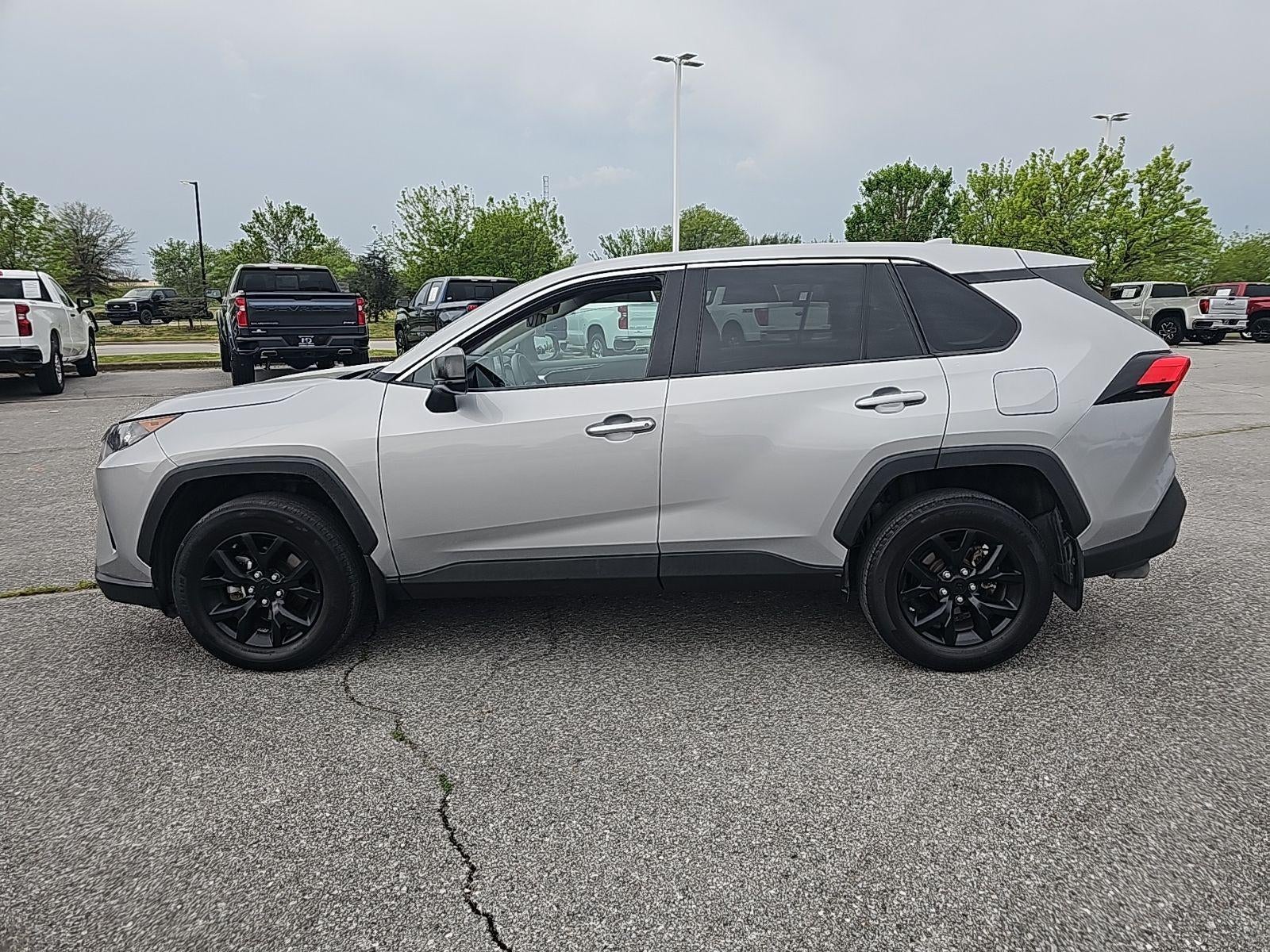 2022 Toyota RAV4 LE