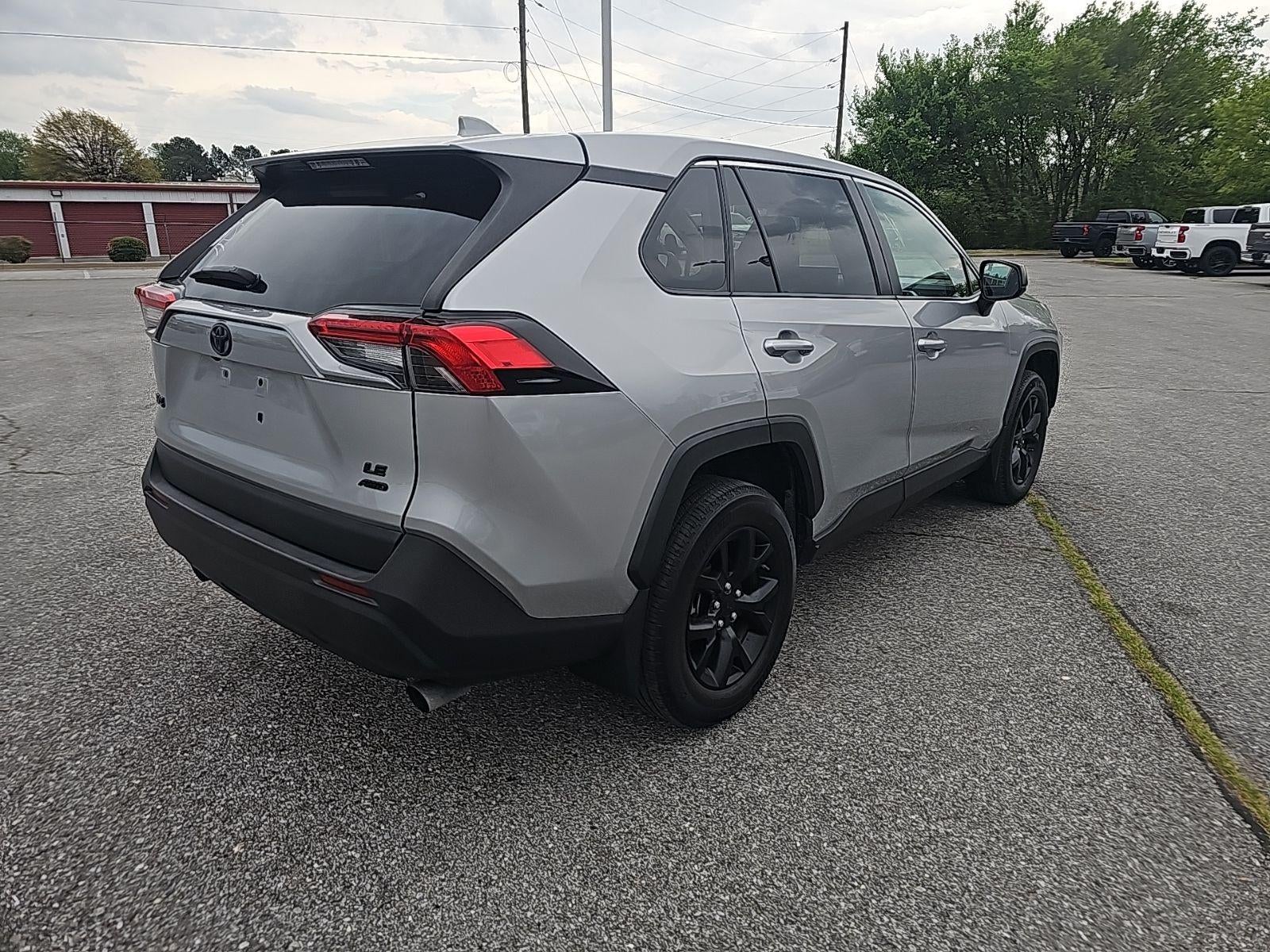 2022 Toyota RAV4 LE