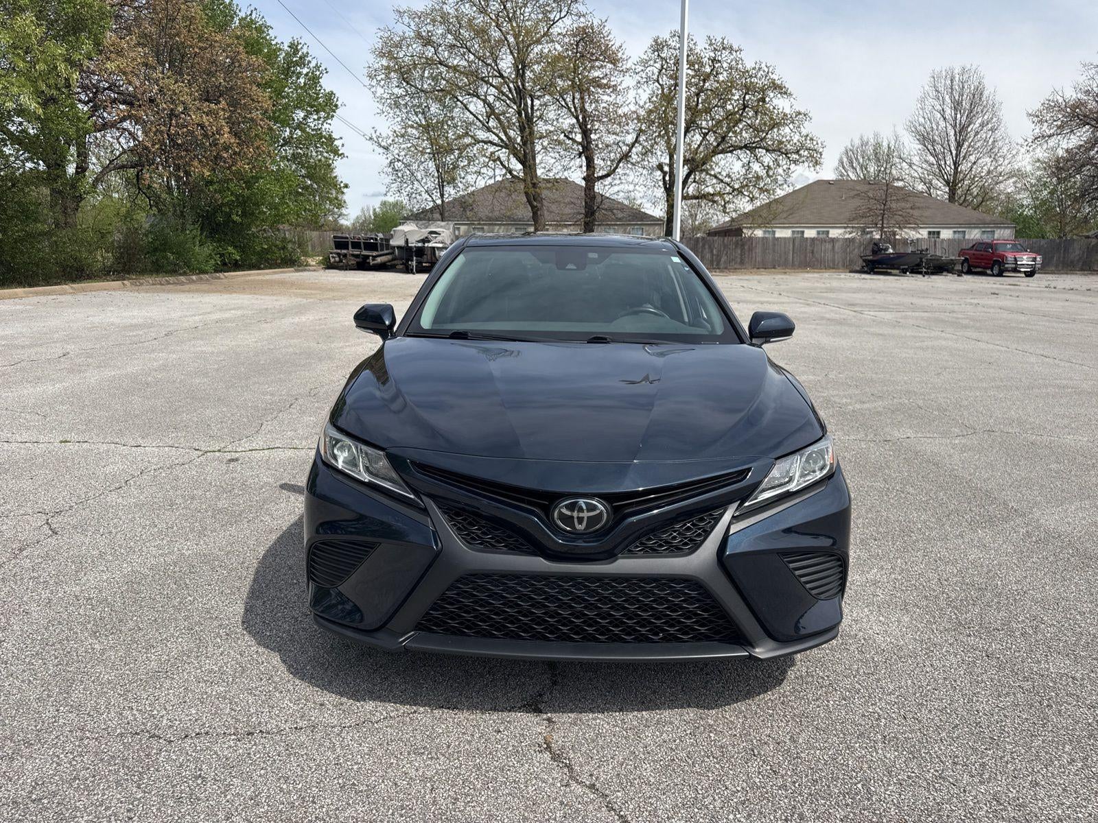 2020 Toyota Camry SE