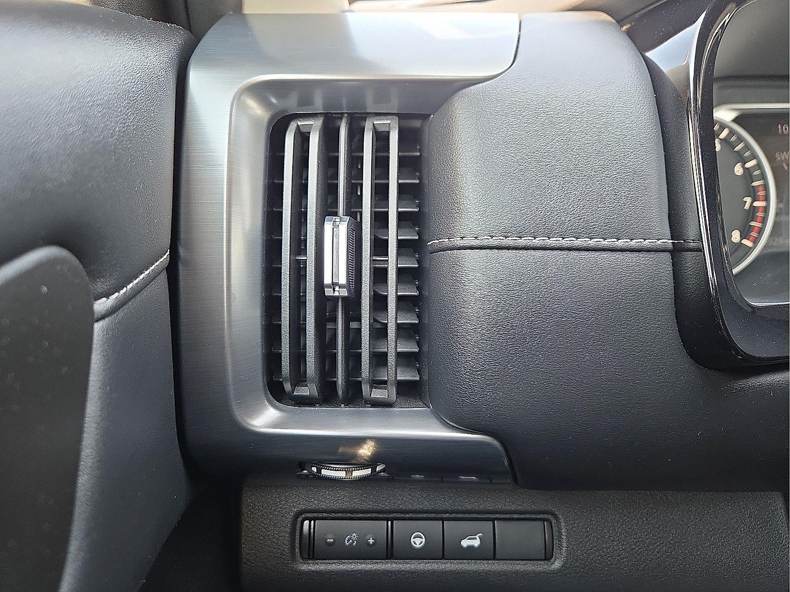 2024 Nissan Pathfinder SL 4WD