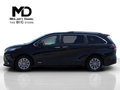 2021 Toyota Sienna XLE