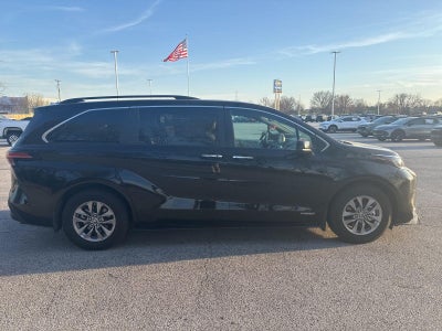 2021 Toyota Sienna XLE