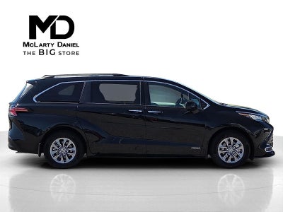 2021 Toyota Sienna XLE
