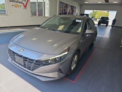 2023 Hyundai Elantra SE