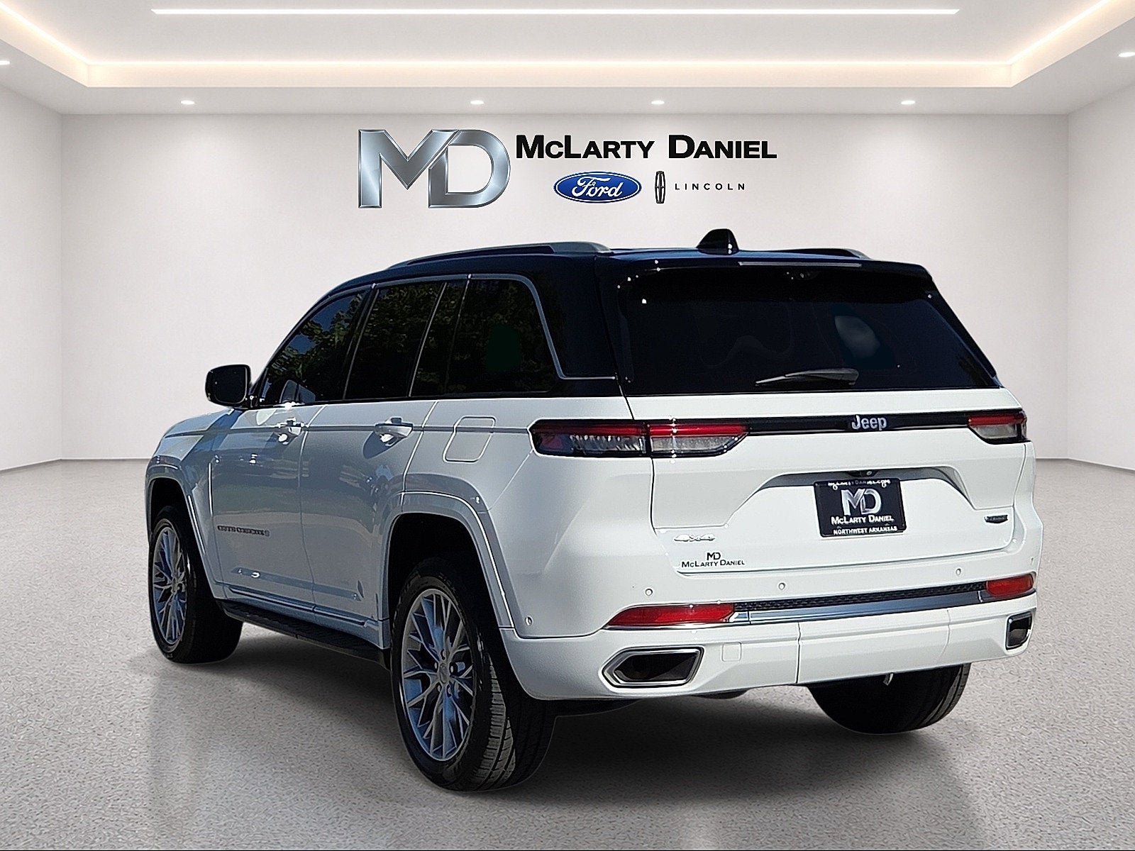 2023 Jeep Grand Cherokee Summit
