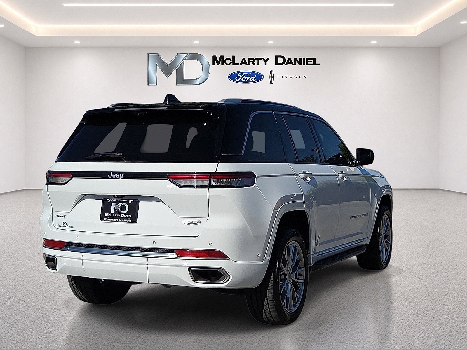 2023 Jeep Grand Cherokee Summit