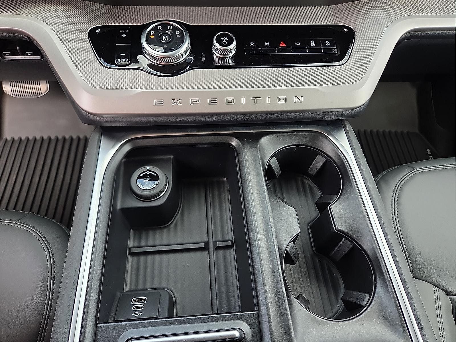 2027 Ford Expedition Active