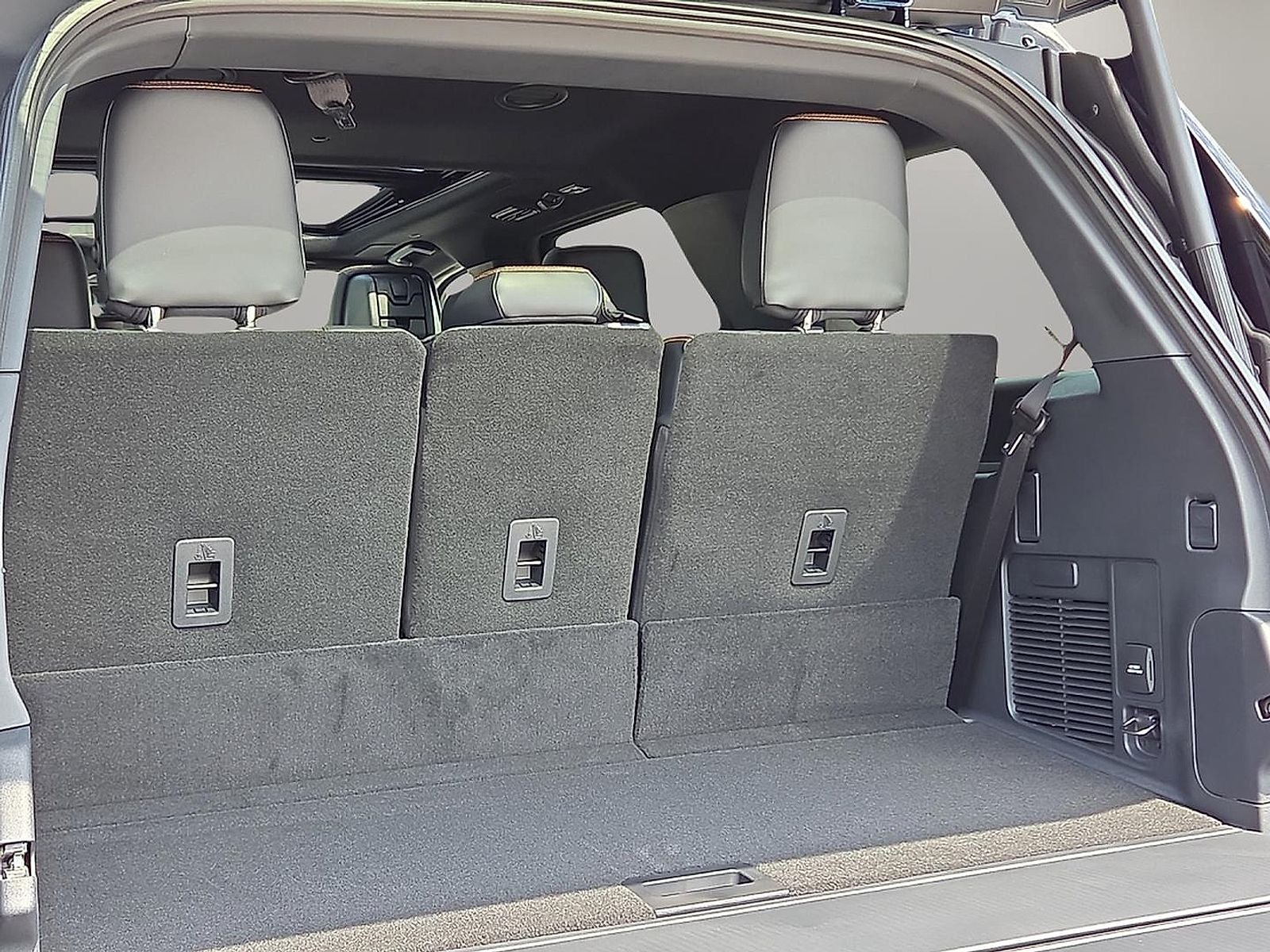 2027 Ford Expedition Tremor