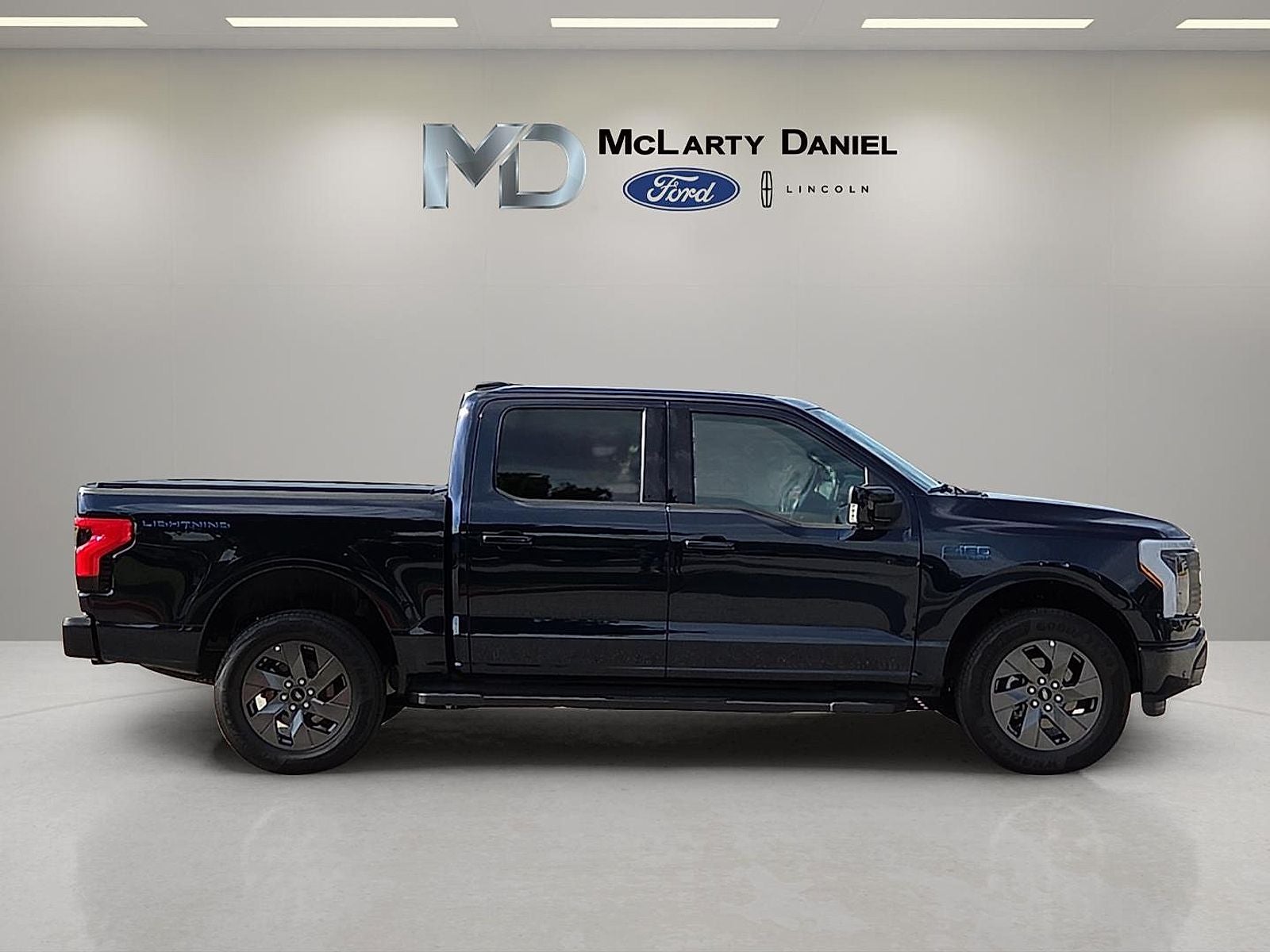 2025 Ford F-150 Lightning Lariat