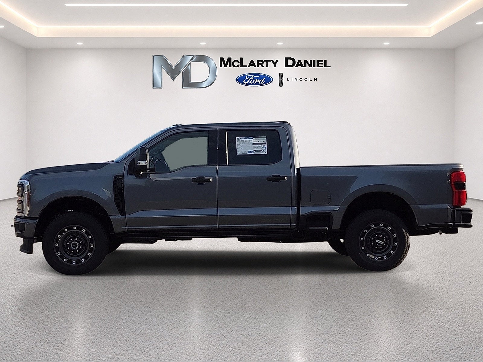 2027 Ford F-250SD XLT