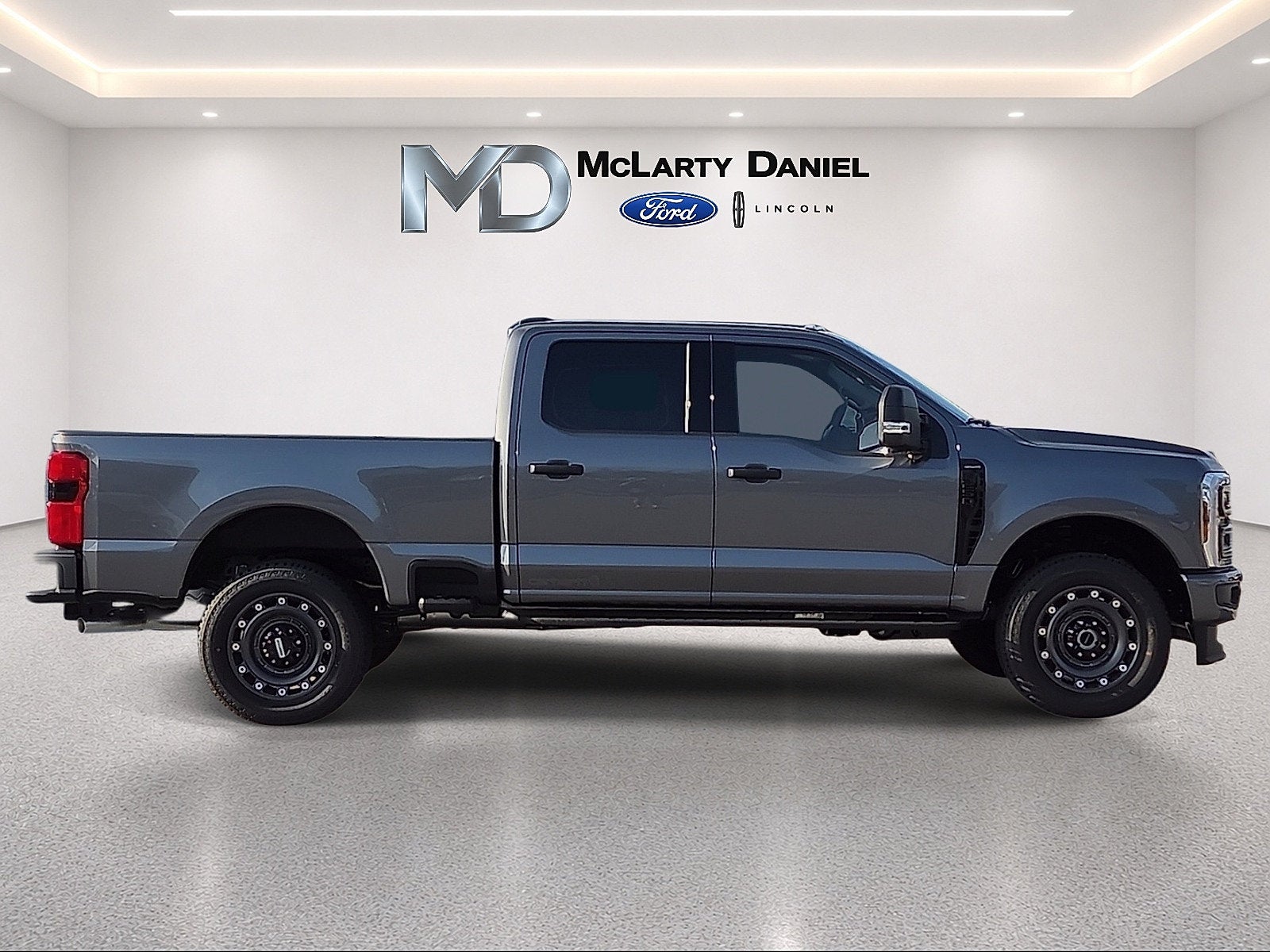2027 Ford F-250SD XLT