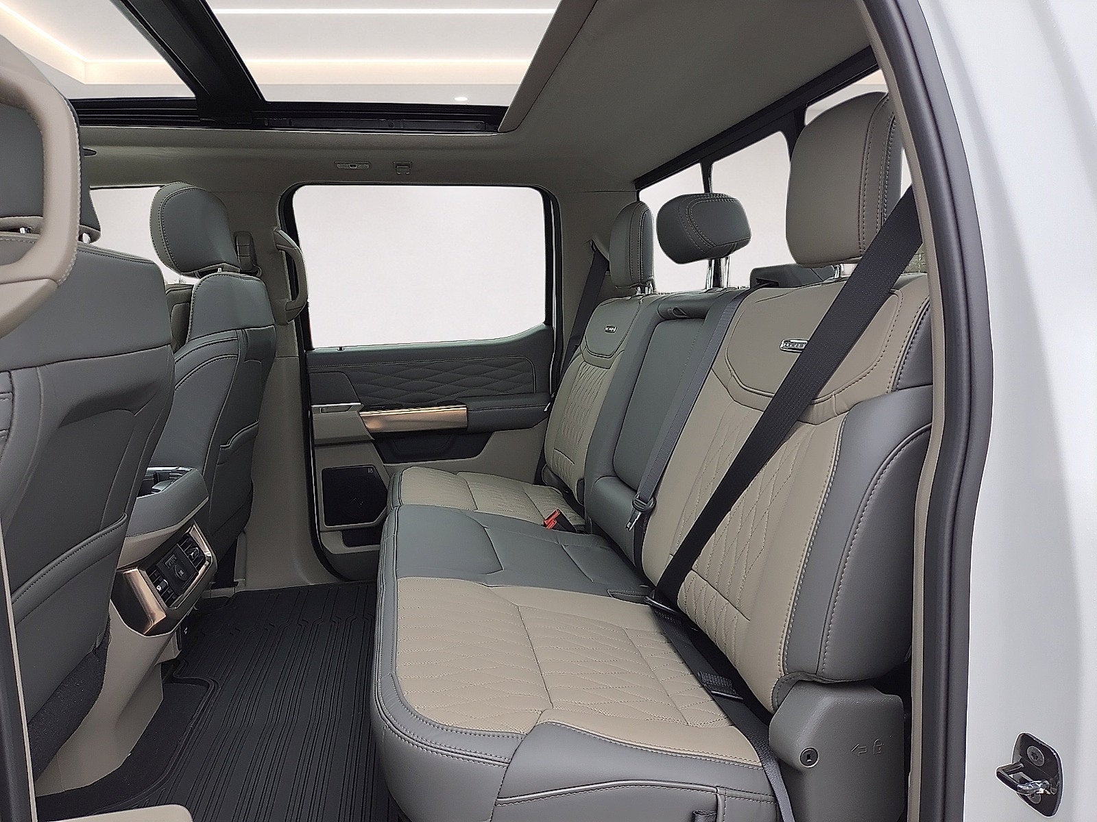 2027 Ford F-250SD Platinum