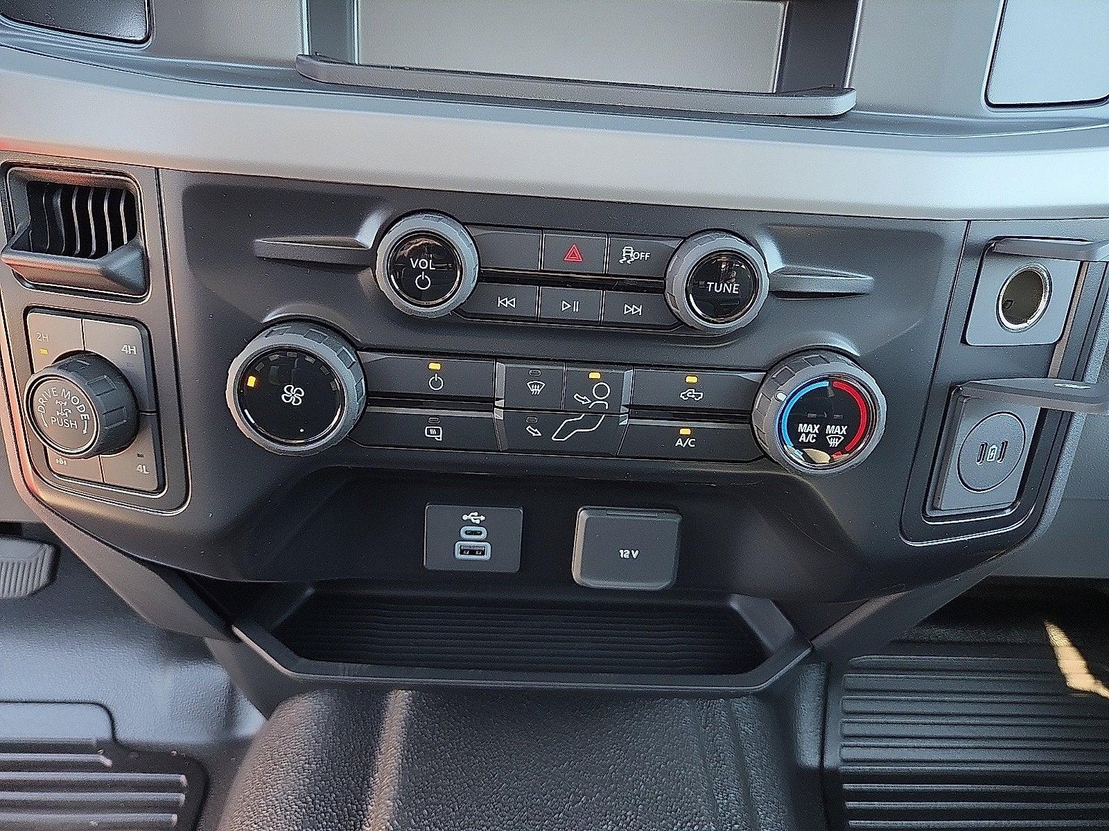 2027 Ford F-250SD XL