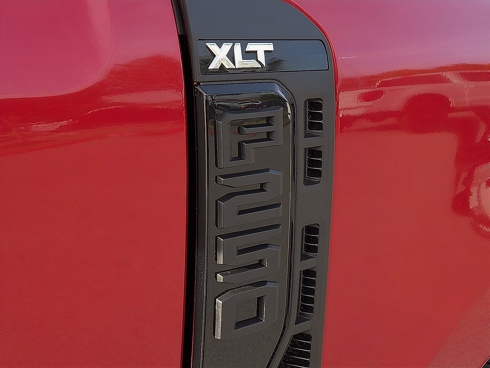 2027 Ford F-250SD XLT