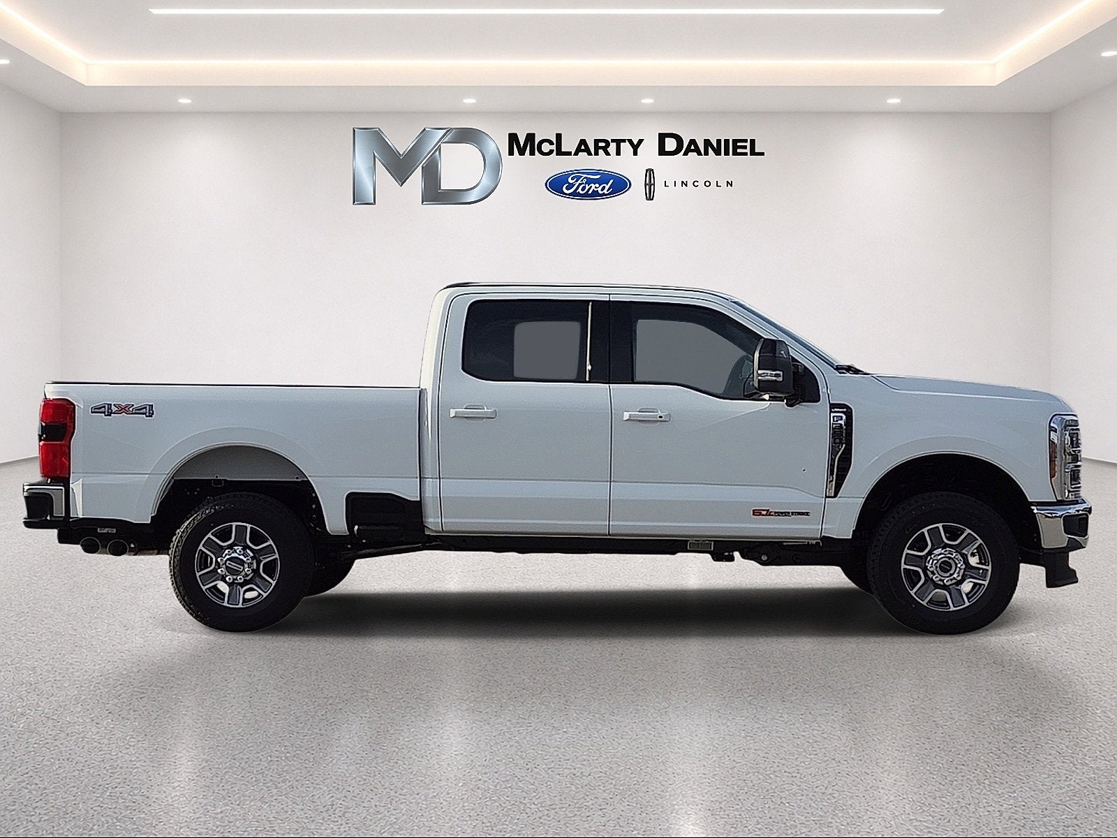 2027 Ford F-350SD Lariat
