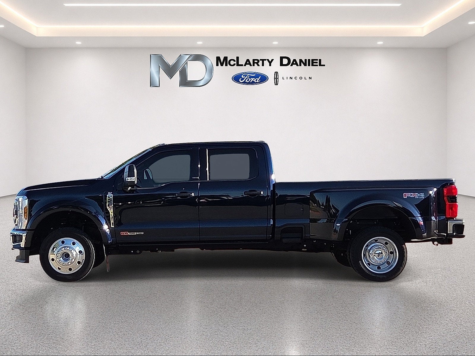 2025 Ford F-450SD XLT DRW