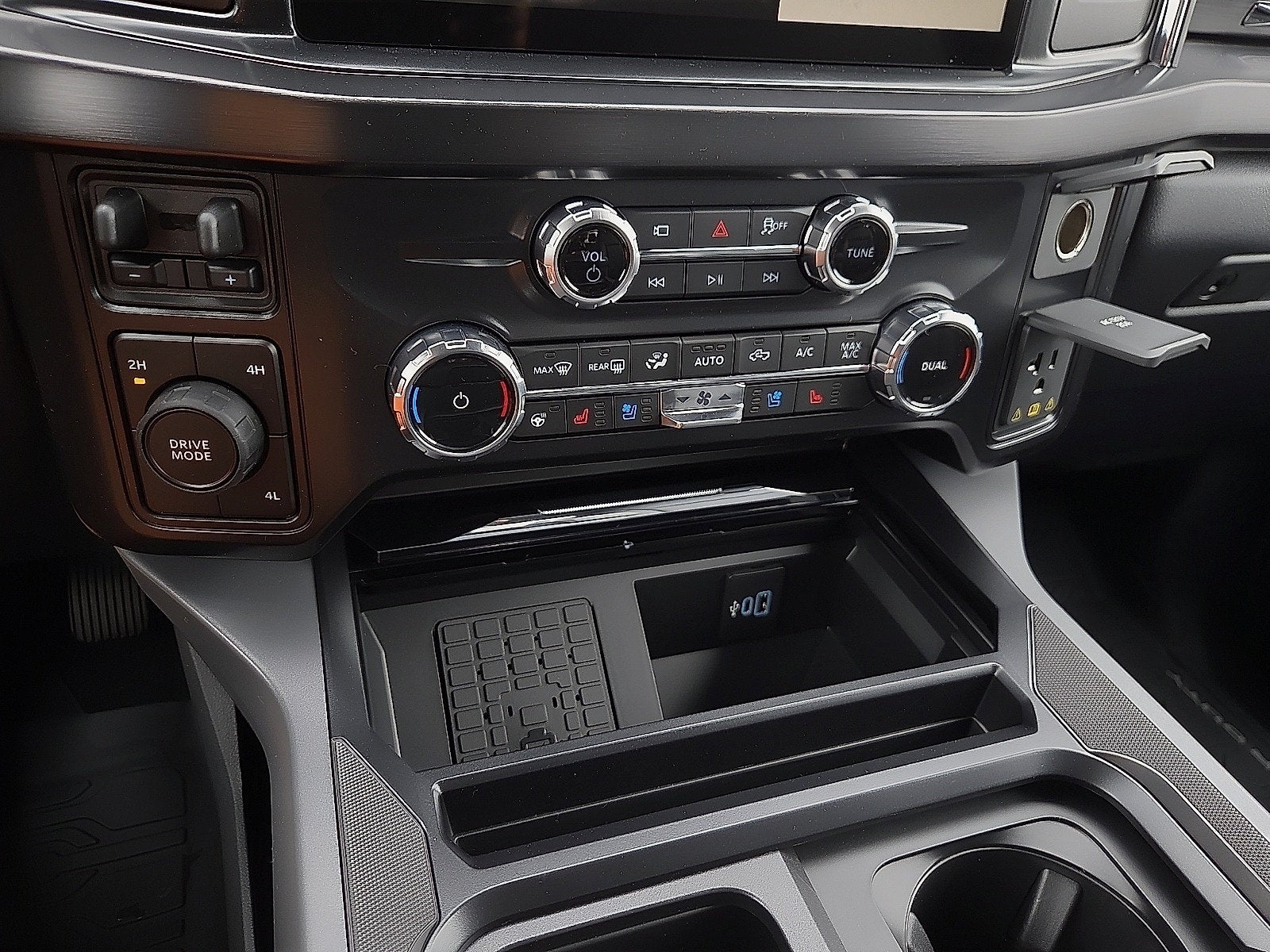 2027 Ford F-450SD Lariat DRW