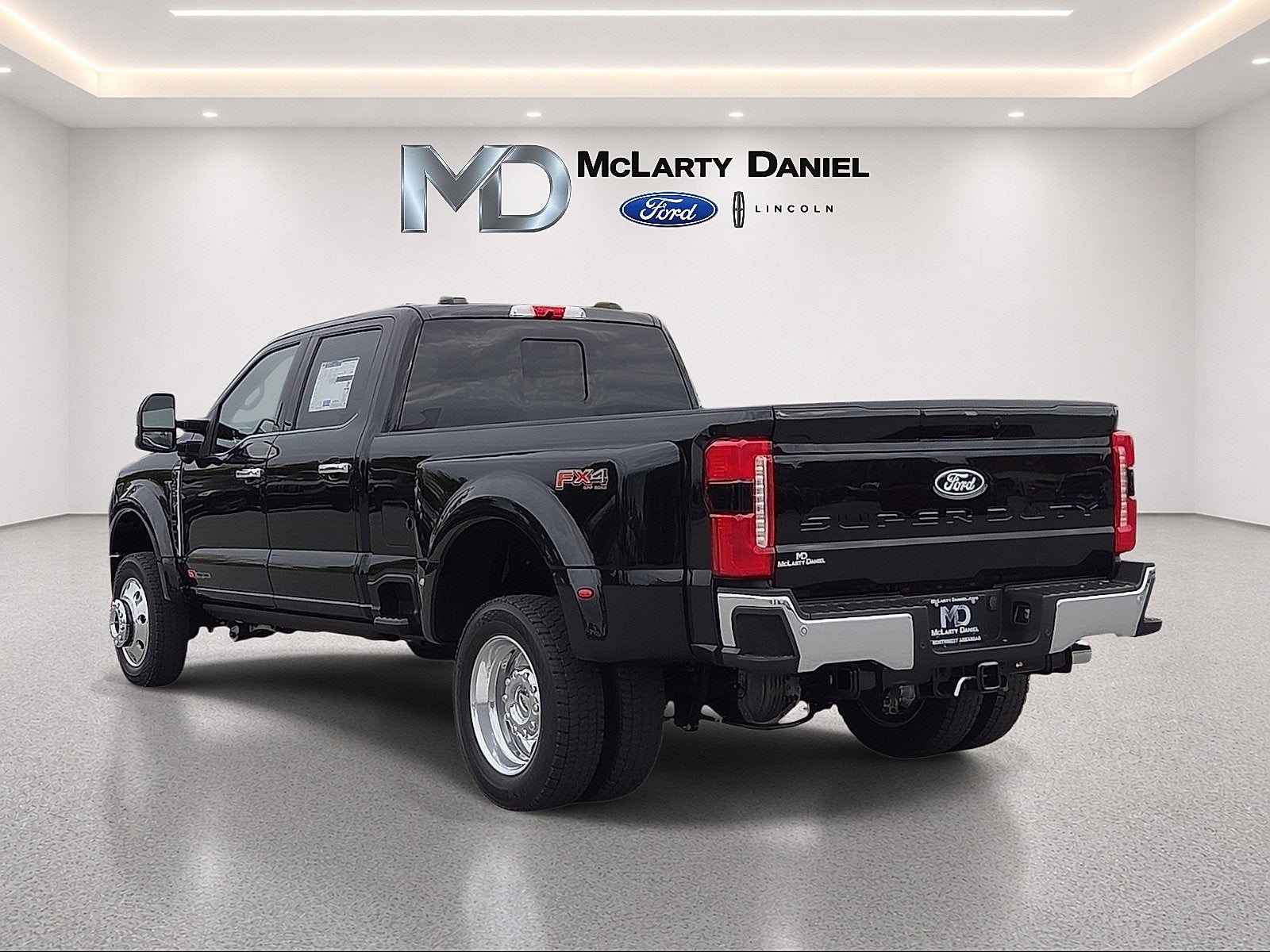 2027 Ford F-450SD Lariat DRW