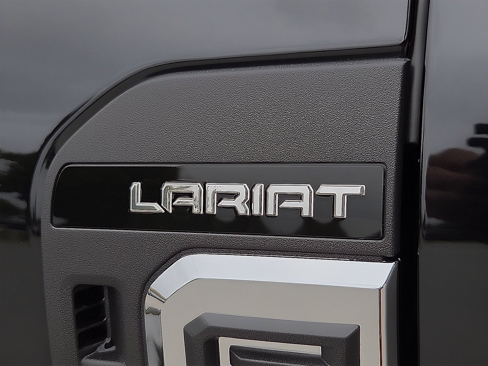 2027 Ford F-450SD Lariat DRW