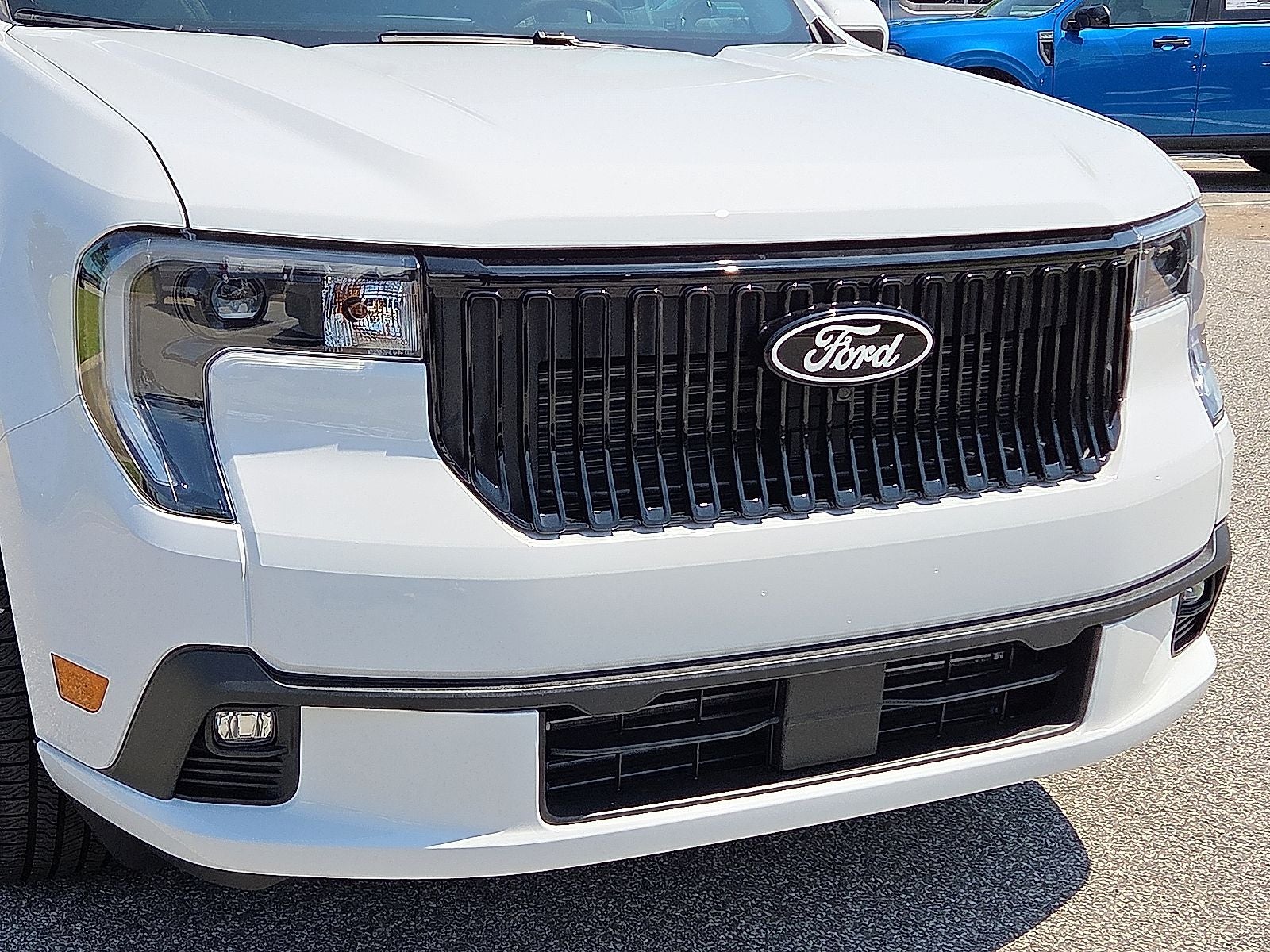 2025 Ford Maverick Lobo Standard