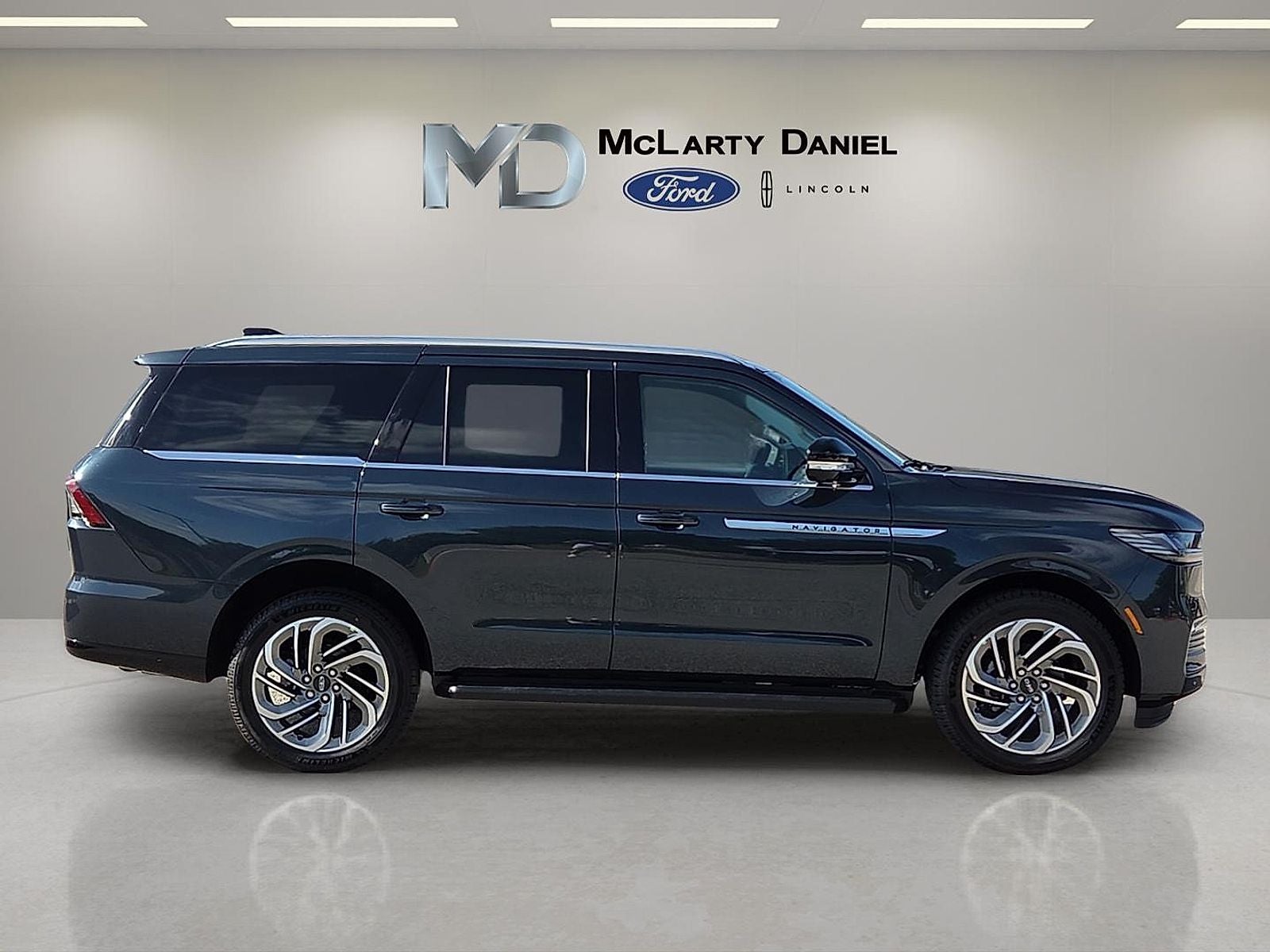 2026 Lincoln Navigator Premiere